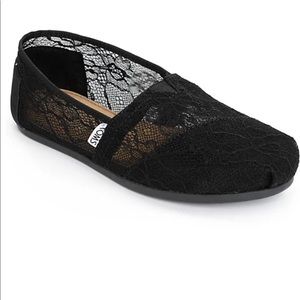 BLACK LACE TOMS